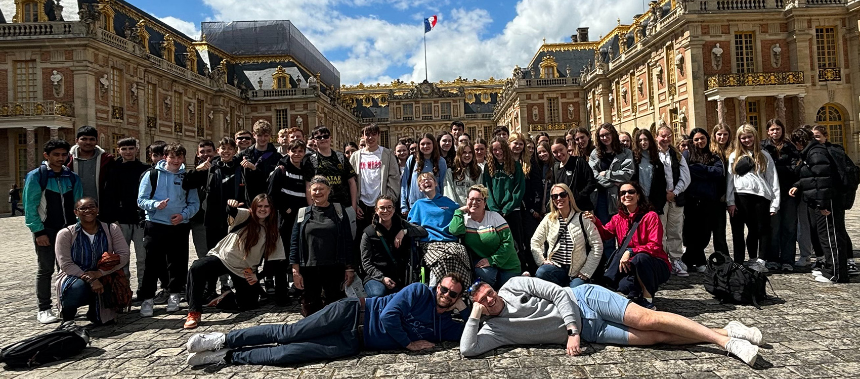 Kennet School pupils and staff  posing in Paris during a school trip